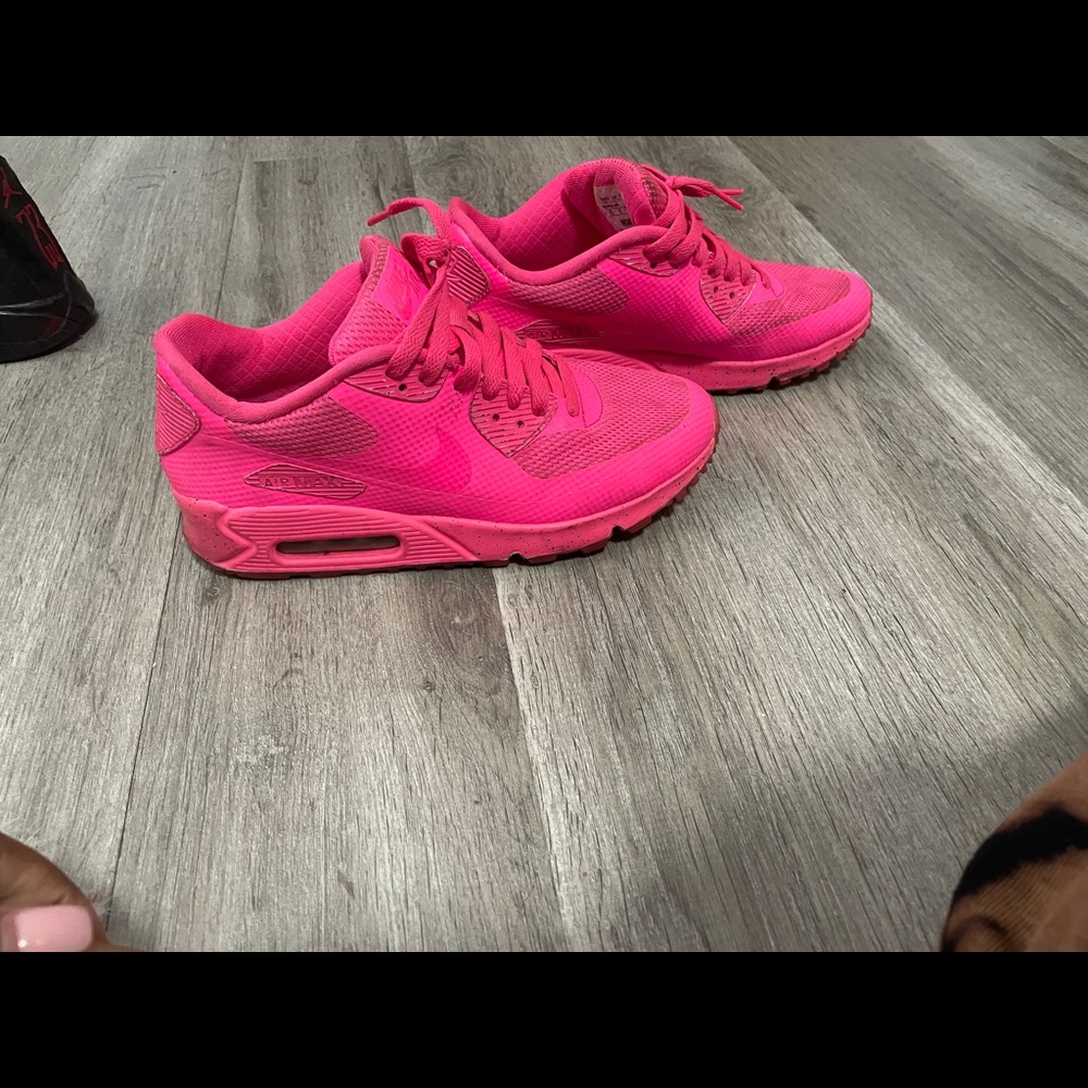 Pink air max